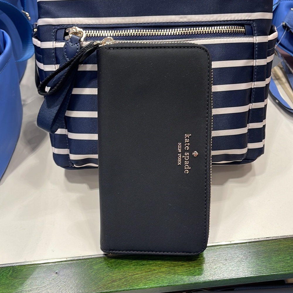 Kate Spade Chelsea Nylon Large Continental Wallet
Color: Black
NWT - Picture 8 of 16